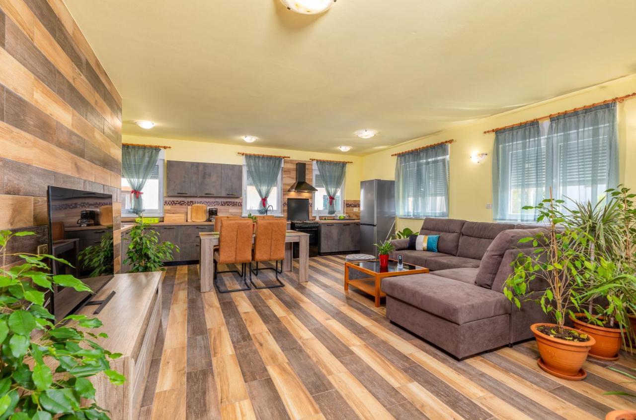Apartmani Monte Pula Dış mekan fotoğraf