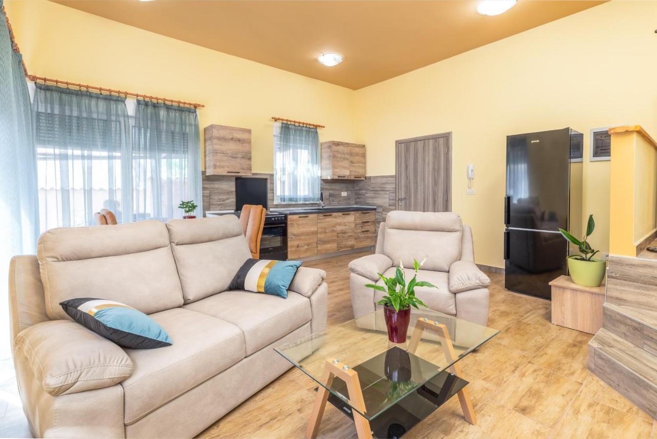 Apartmani Monte Pula Dış mekan fotoğraf
