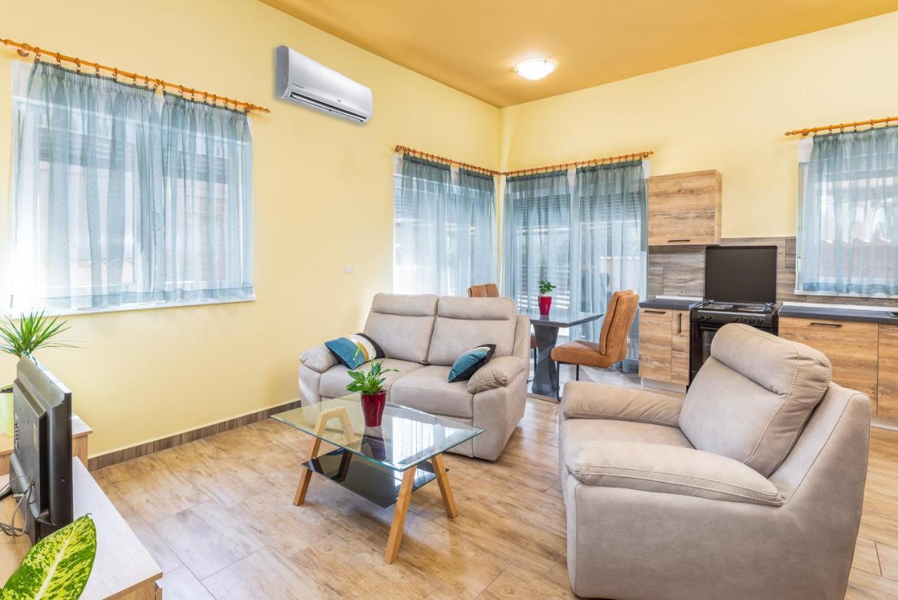 Apartmani Monte Pula Dış mekan fotoğraf